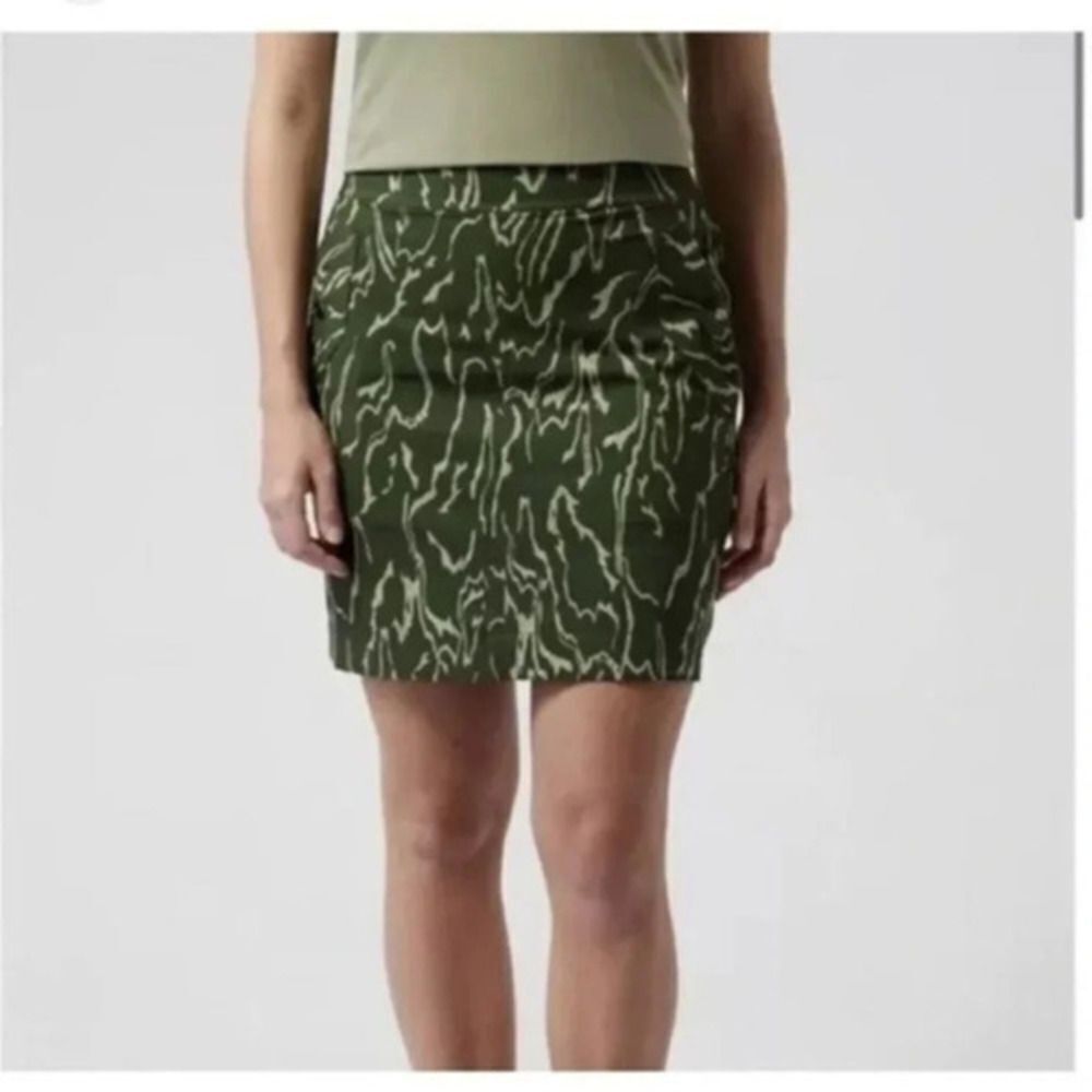 ATHLETA Vienna Cargo Skort in Olive
and Eucalyptus Green 4 Skirt shorts